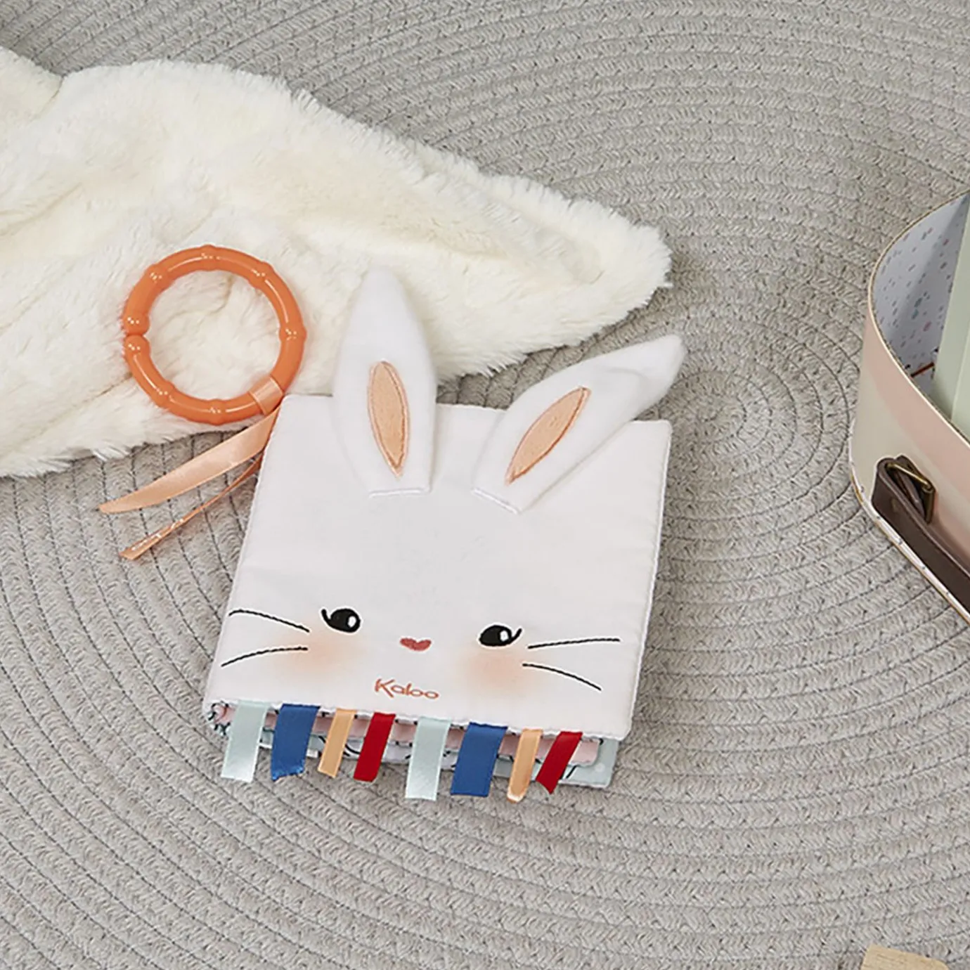 Kaloo Activity Book - The Rabbit In Love> Soft Books
